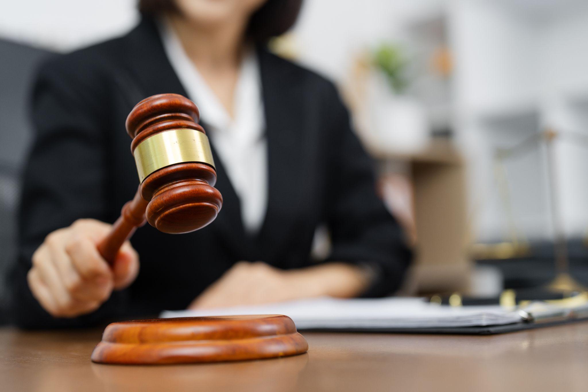 Judge ruling on a shoplifting case